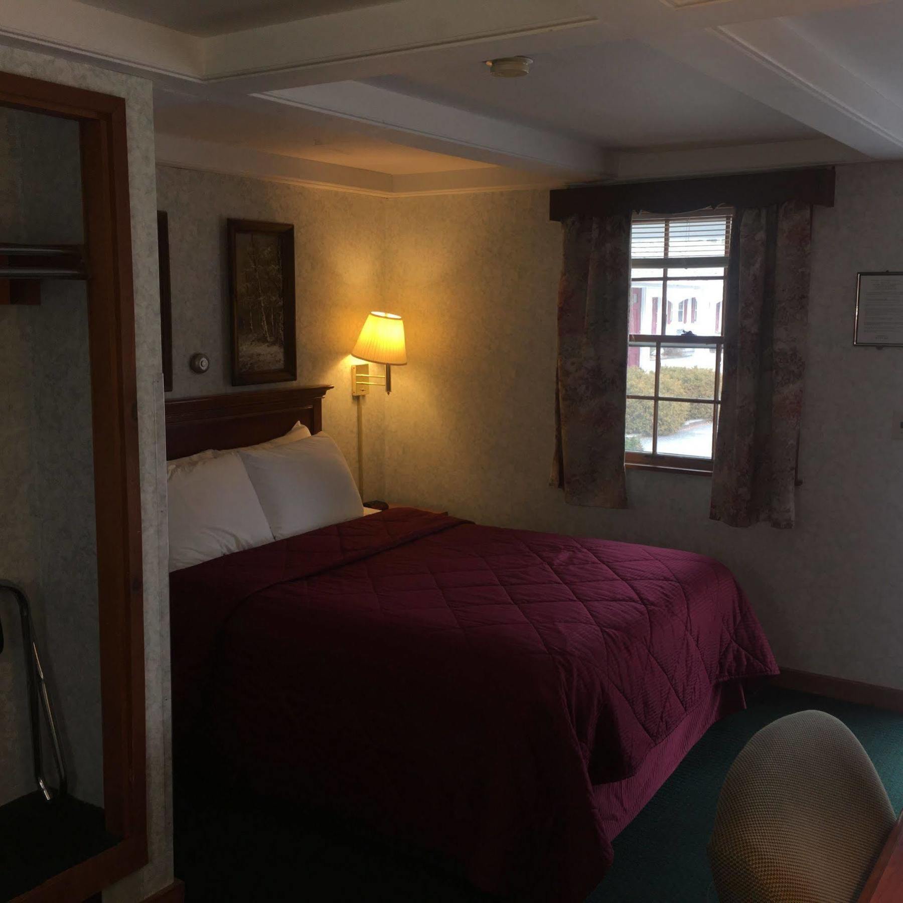 Stonybrook & Motel 2*