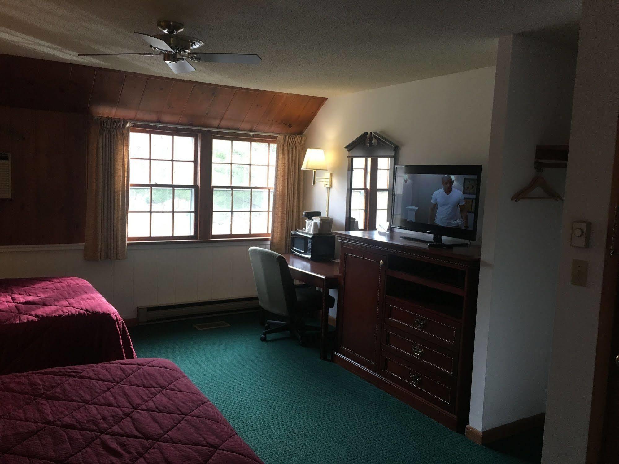 Motel Stonybrook & 2*