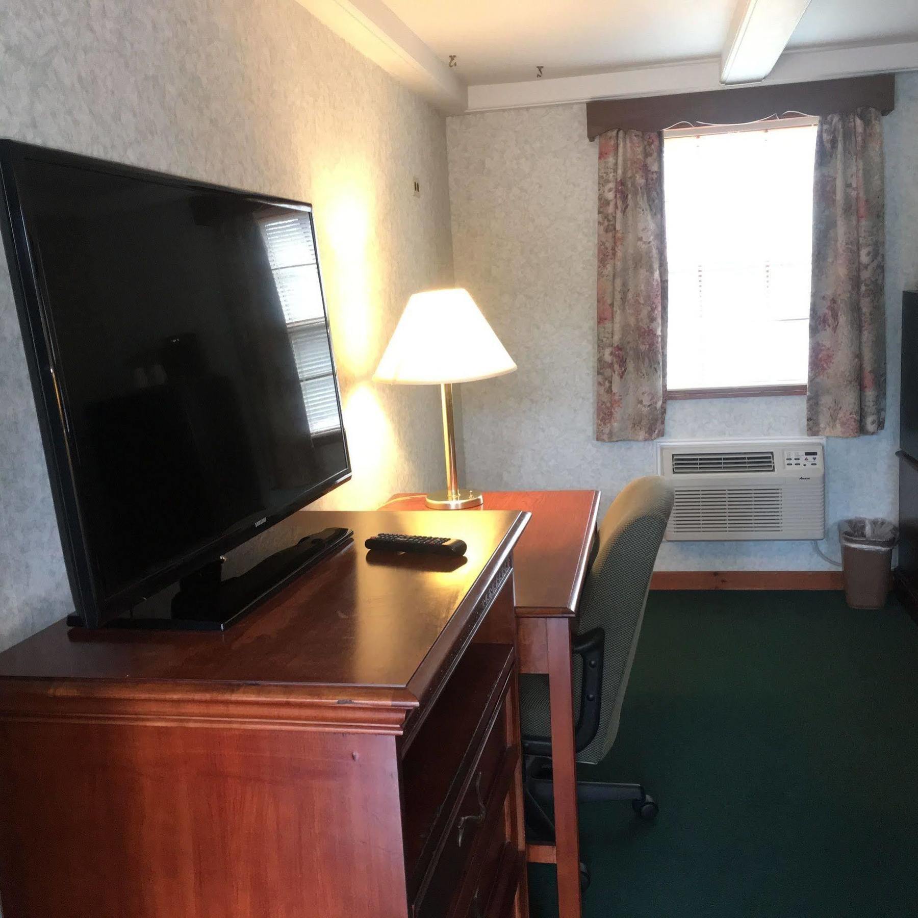 Motel Stonybrook & 2*